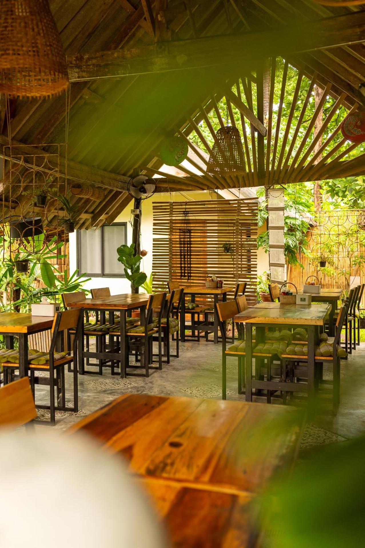 The Mellow Mango Koh Lanta Exterior photo