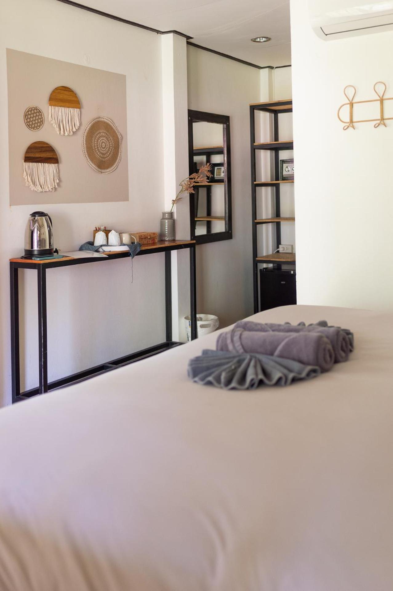 The Mellow Mango Koh Lanta Exterior photo