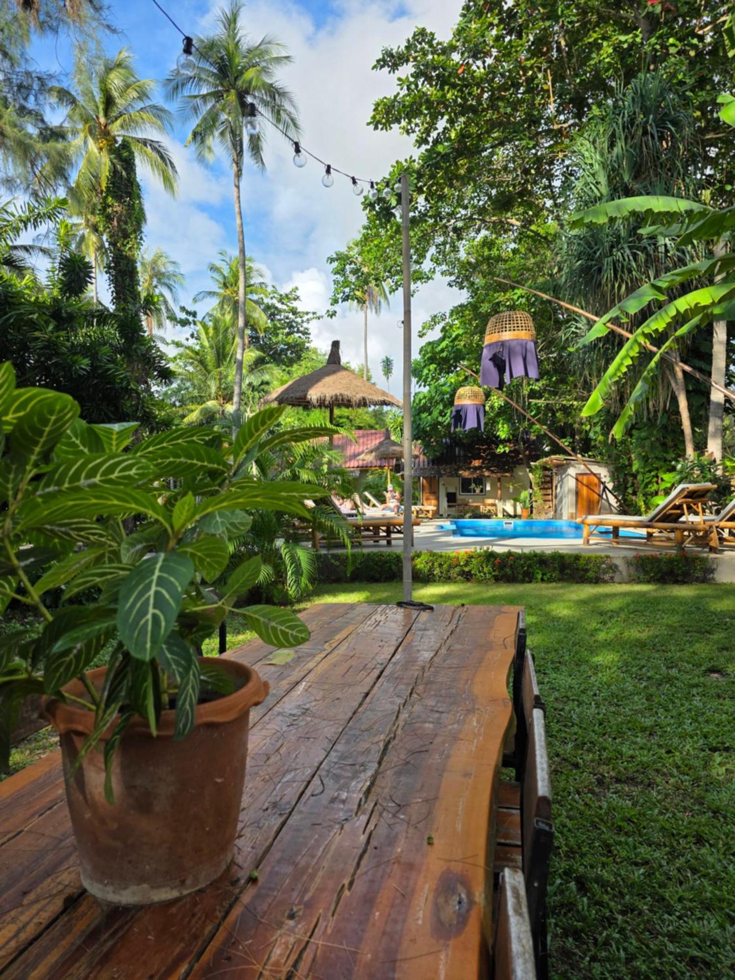 The Mellow Mango Koh Lanta Exterior photo